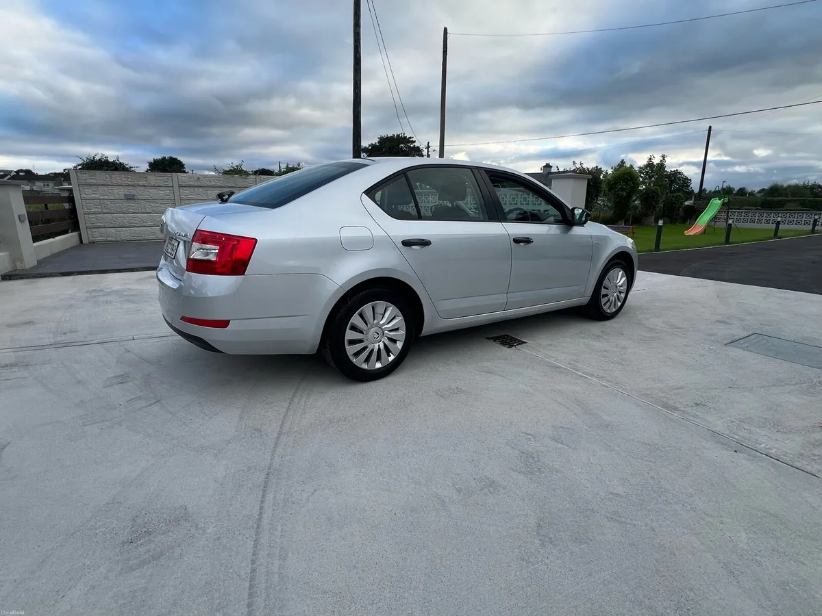 ⭐️Skoda Octavia Active (2 Owners)⭐️ - Image 2