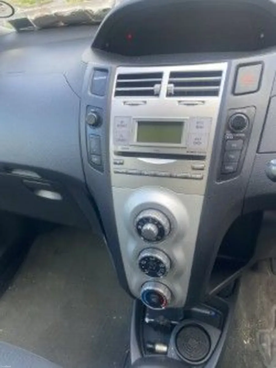 Toyota Yaris 2008 - Image 4