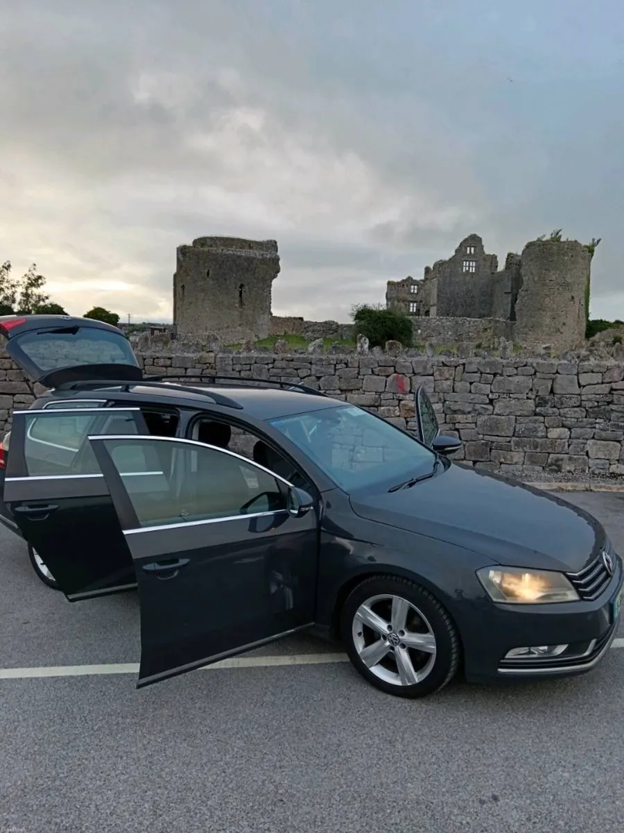 Volkswagen Passat - Image 2