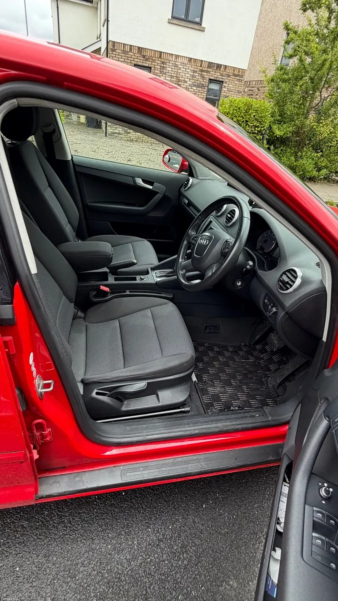 Audi A3 2013 - Image 2