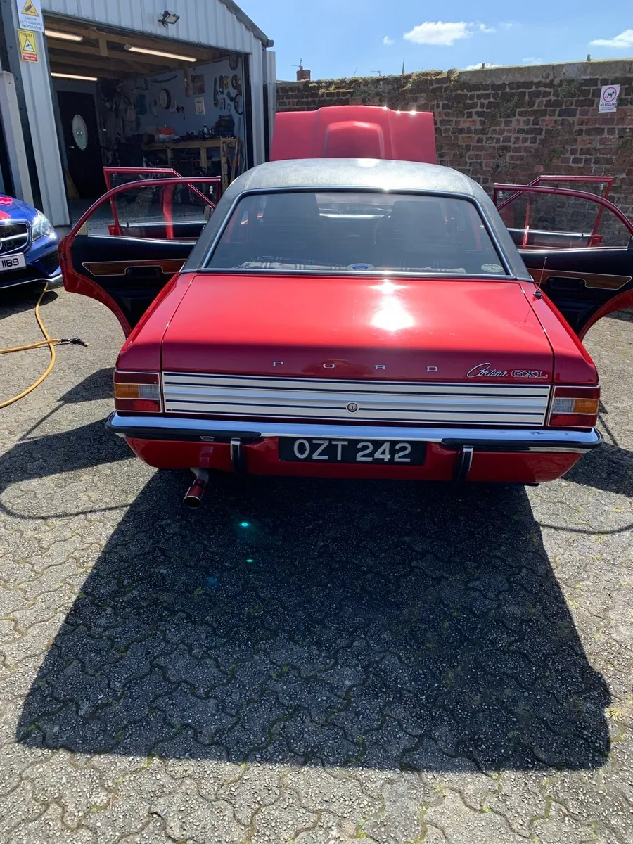 Classic car - Image 1
