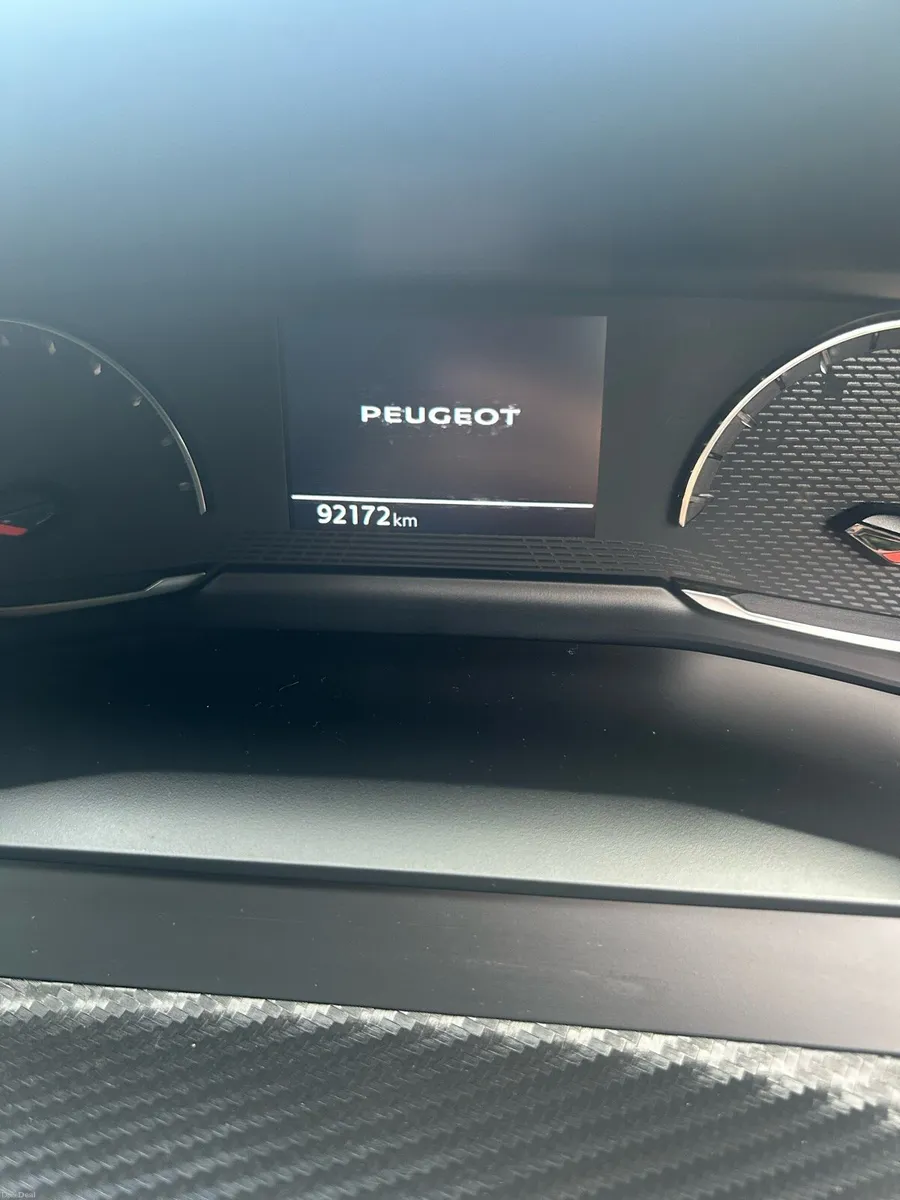 2021 Peugeot 2008 - Image 2