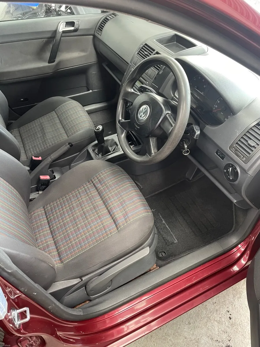 Volkswagen Polo 2006 - Image 2