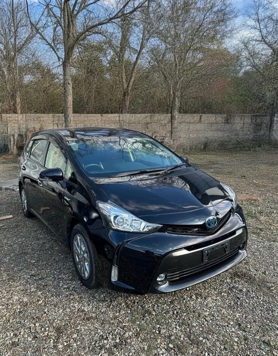 Toyota Pruis Plus 7 seater - Image 1