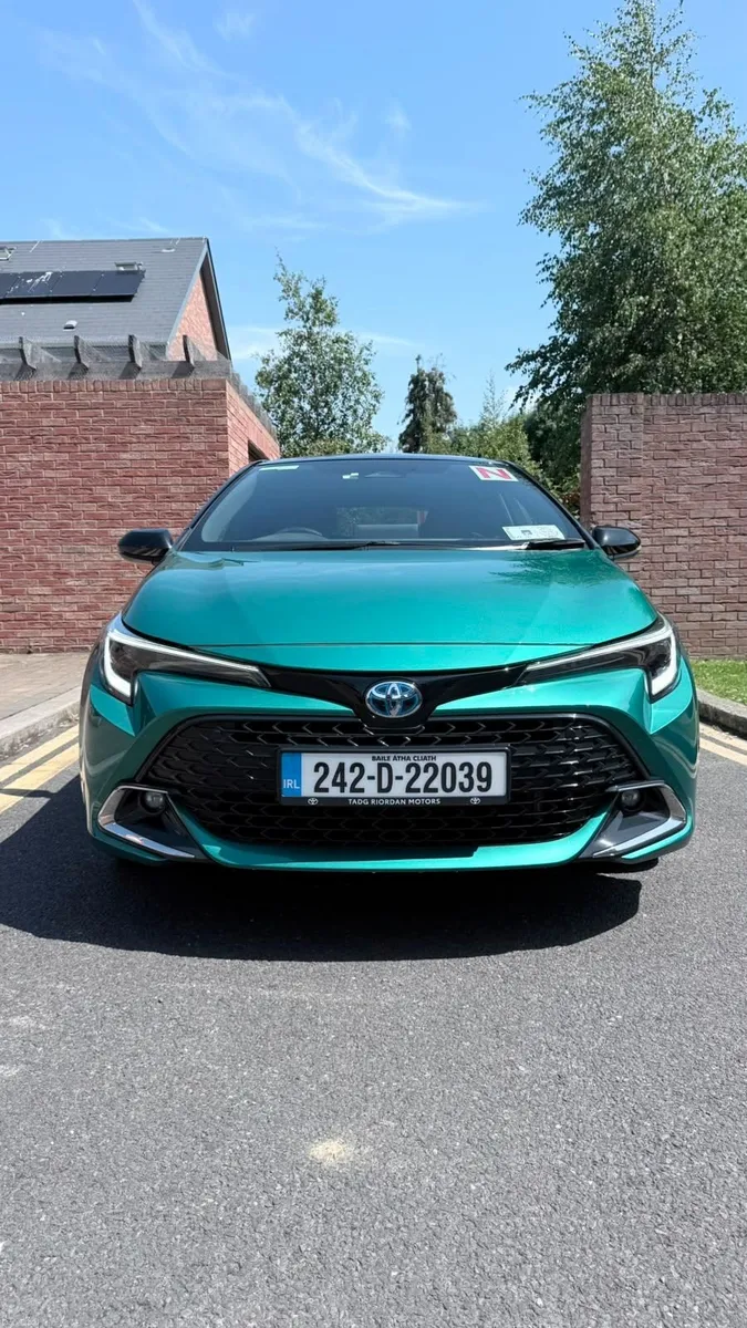 Toyota Corolla LUNA SPORT HB 4DR AUTO - Image 3