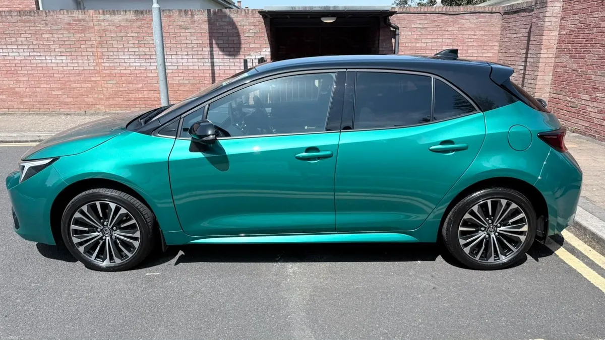 Toyota Corolla LUNA SPORT HB 4DR AUTO - Image 4