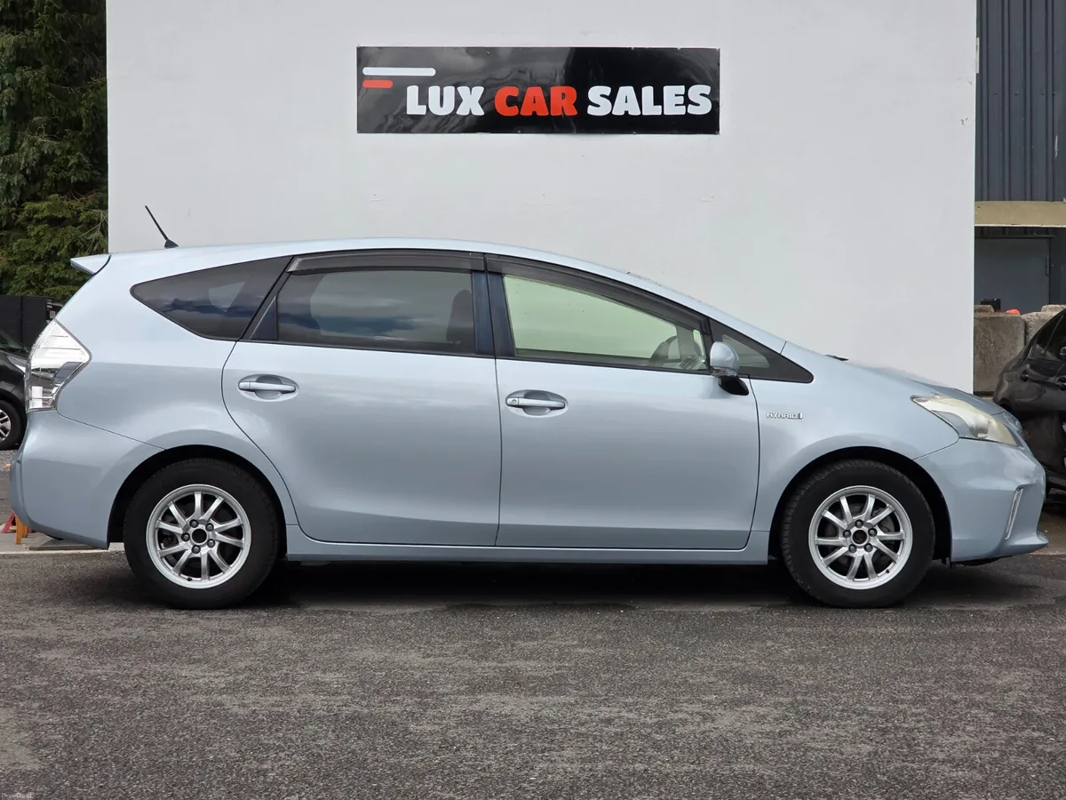 2013 TOYOTA PRIUS ALPHA 1.8 VVT-I AUTO // NEW NCT - Image 2