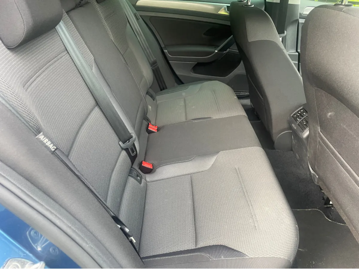 Volkswagen Golf Hatchback comfortline - Image 4