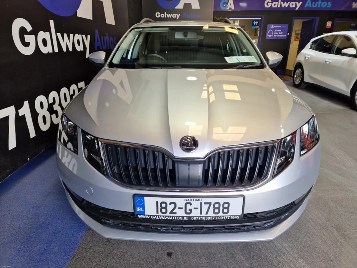 Skoda Octavia 1.0 TSI AUTO ** LOW MILAGE, REVERSIN - Image 3