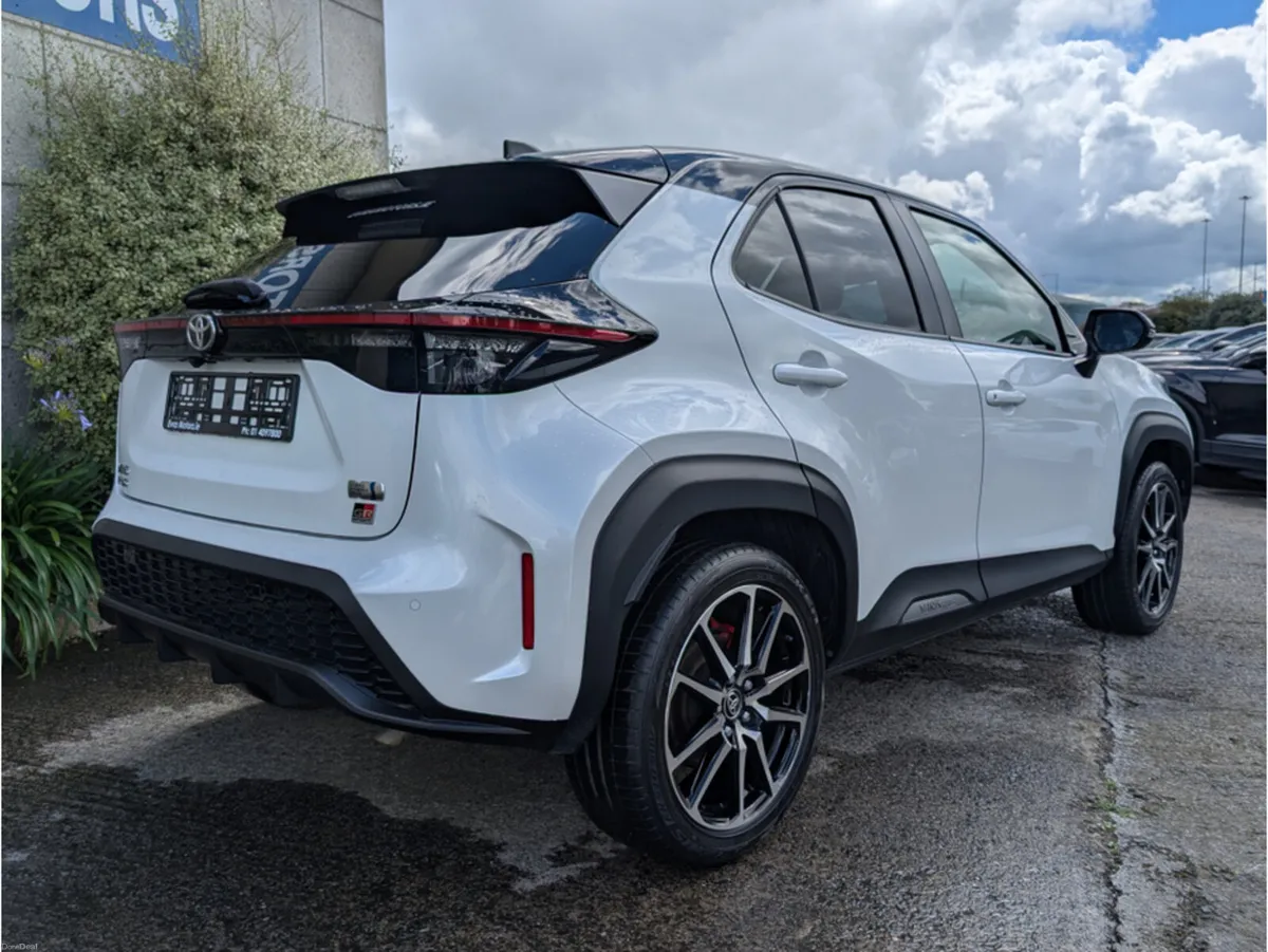 Toyota Yaris Cross GR SPORT HYBRID AUTOMATIC 1.5 P - Image 6