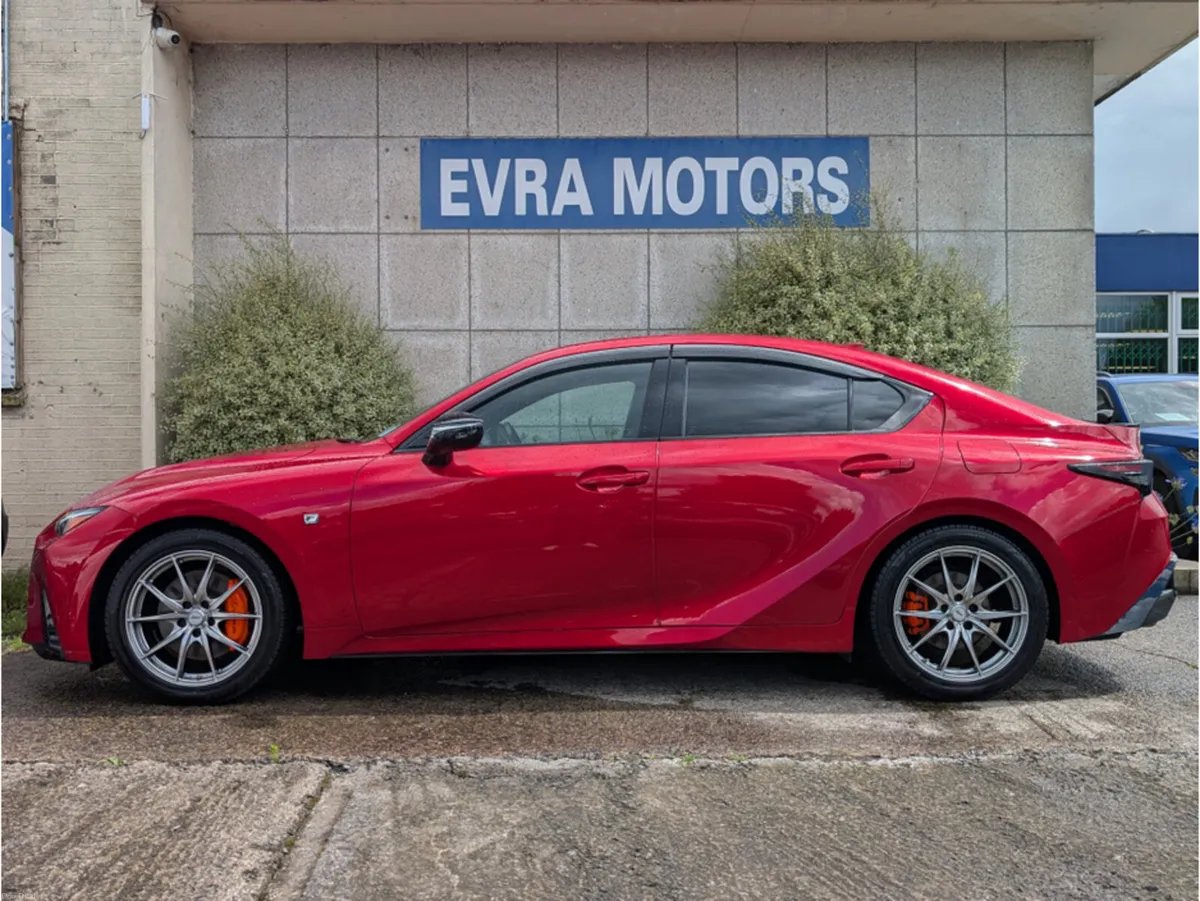 Lexus IS F SPORT MODE BLACK 3 HYBRID AUTOMATIC 2.5 - Image 4