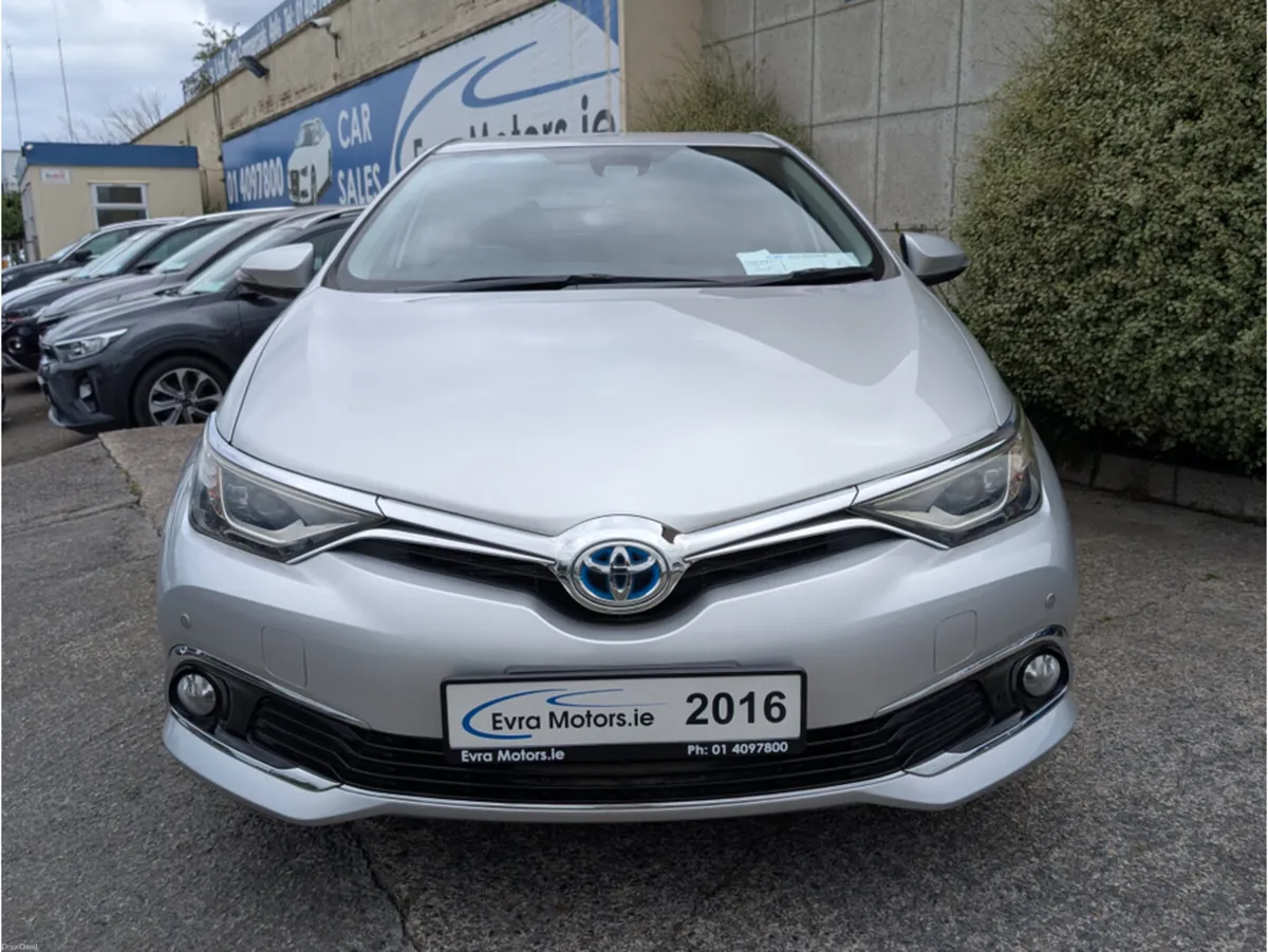 Toyota Auris AUTOMATIC HYBRID 1.8 PETROL //HALF LE - Image 2