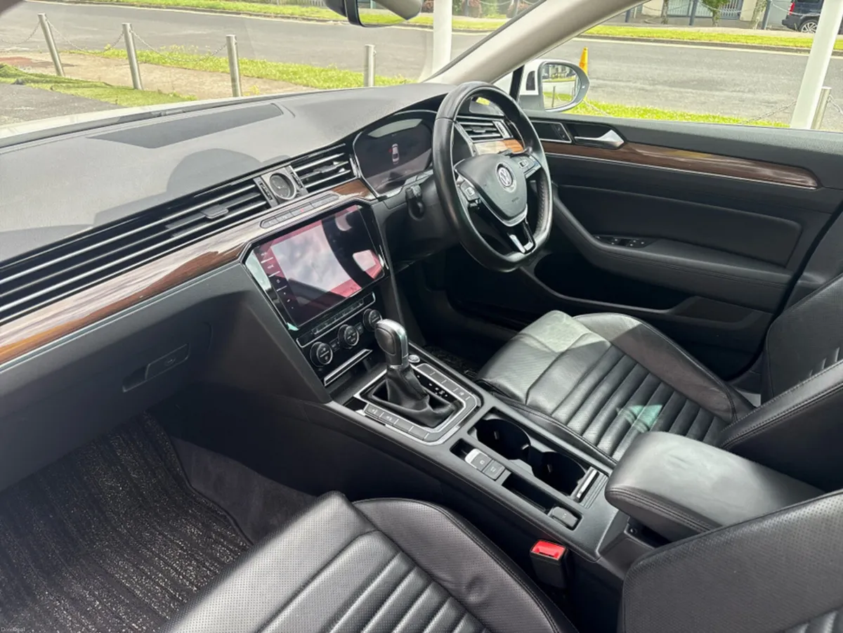 Volkswagen Passat 1.4 Petrol Automatic Highline - Image 3
