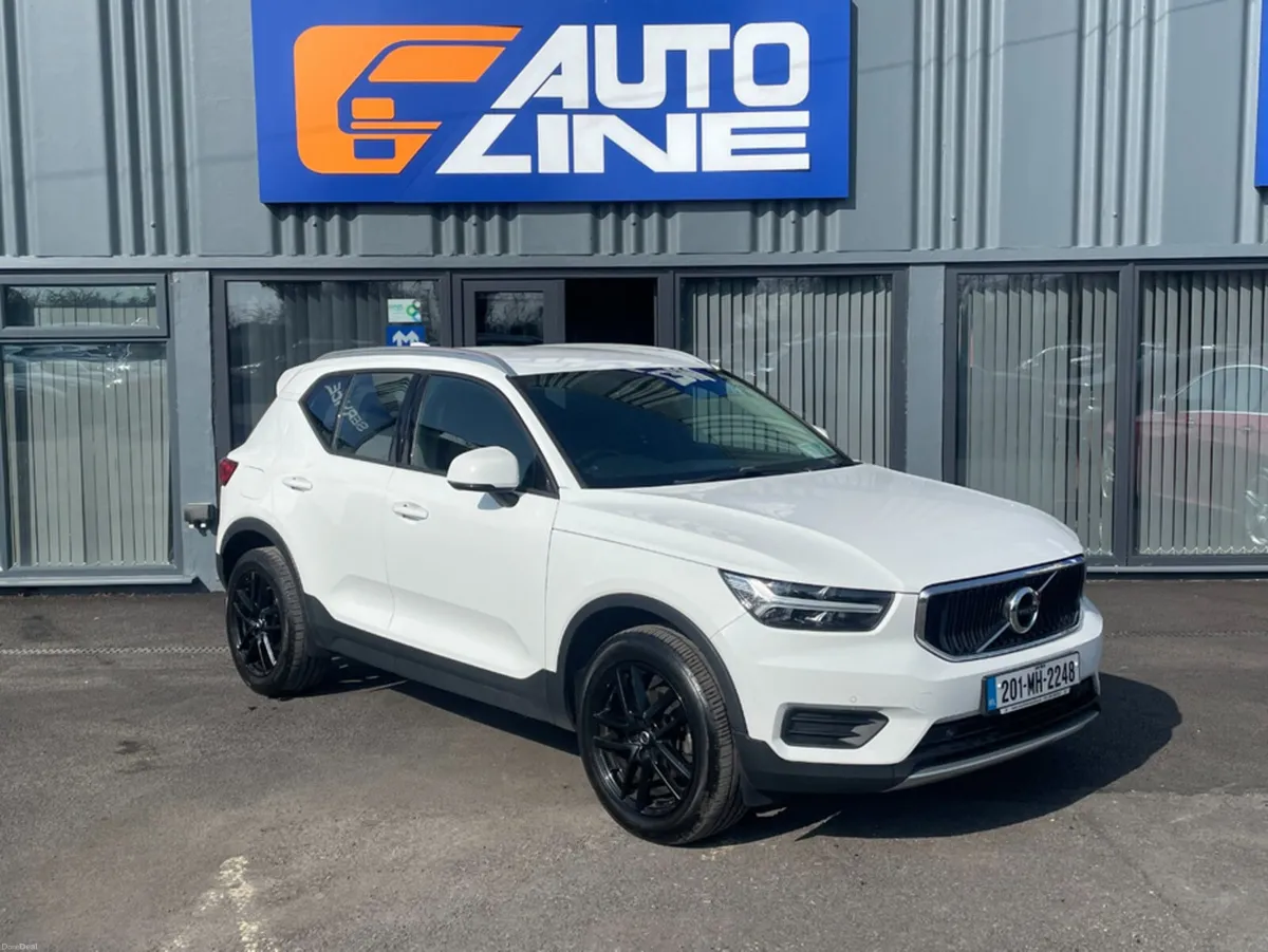 Volvo XC40 T3 MOMENTUM 5DR - Image 1