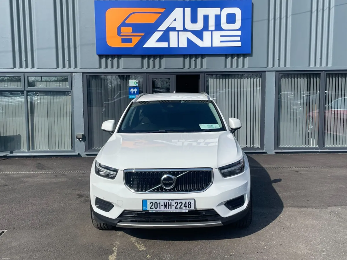 Volvo XC40 T3 MOMENTUM 5DR - Image 2