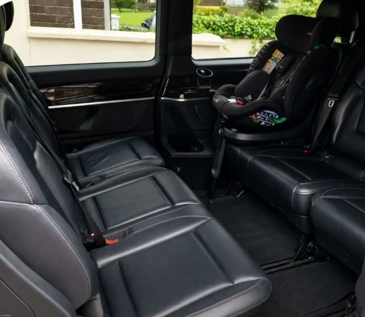 Mercedes-Benz V-Class 2017 - Image 2