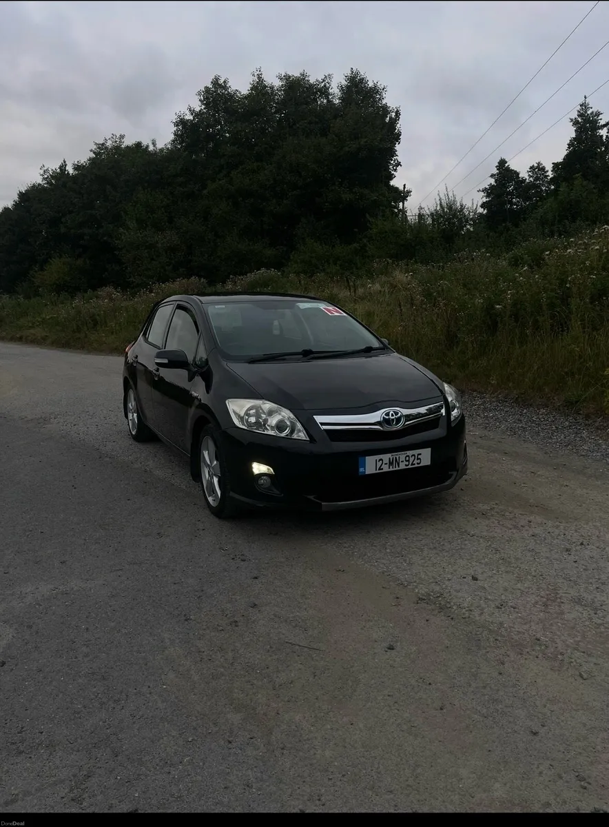 Toyota Auris 2012 1.8L Hybrid - Image 4