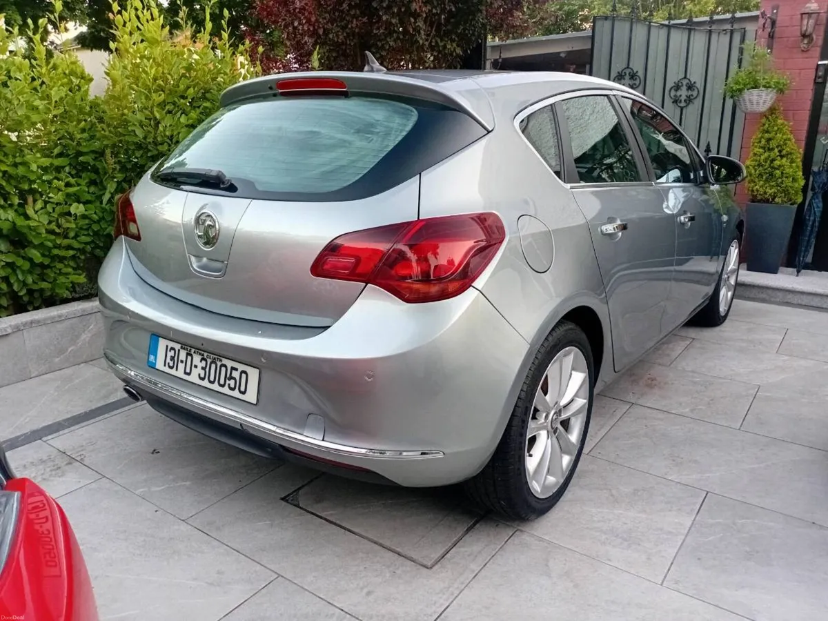Vauxhall astra taxed ncted full service history - Image 1