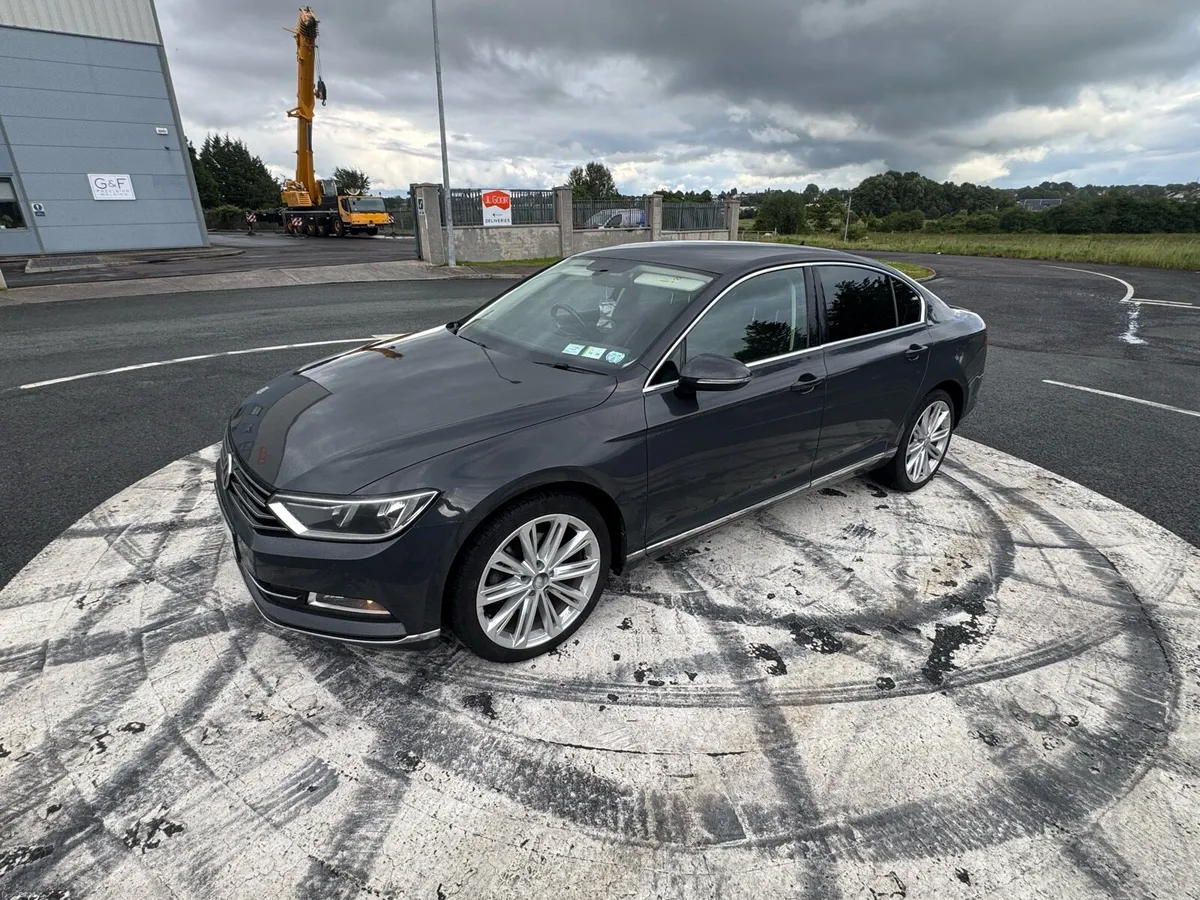 Vw Passat Highline TDI - Image 1