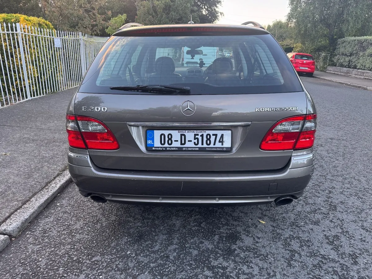 Mercedes-Benz E-Class 2008 - Image 3