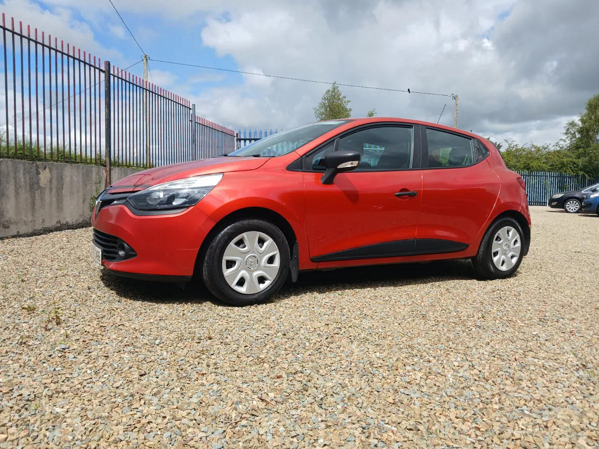 Renault Clio 2015 low mileage - Image 1