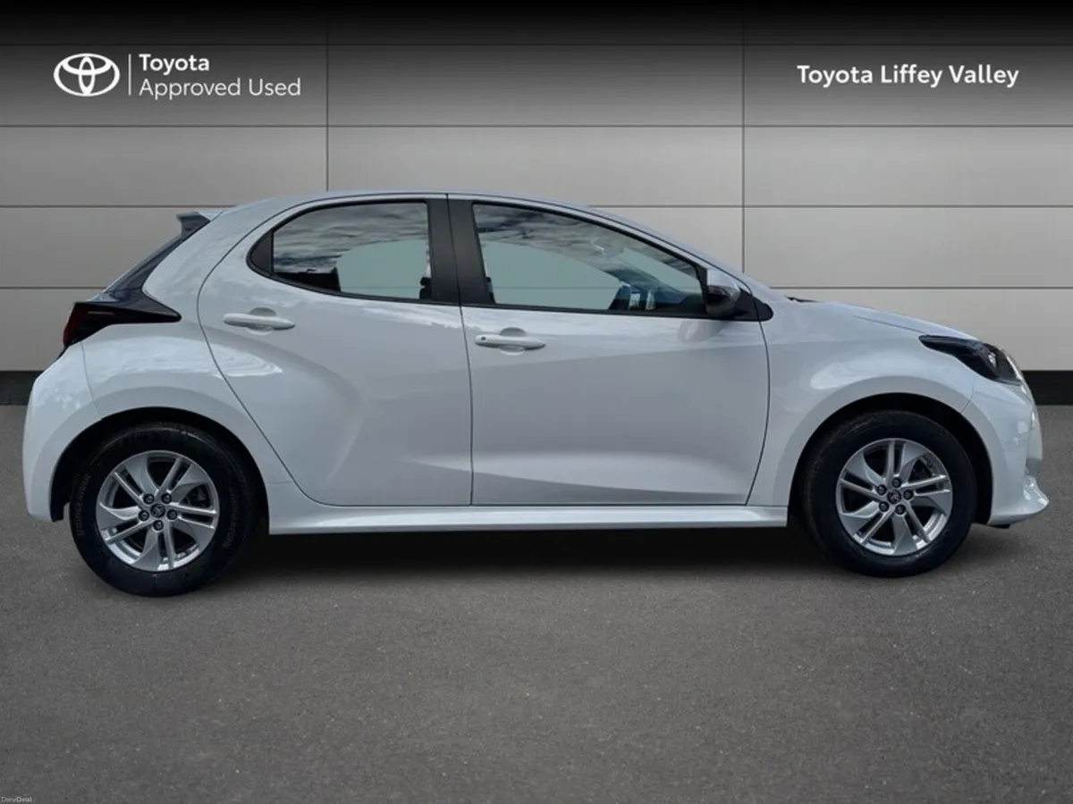 Toyota Yaris HYBRID LUNA 4DR AUTO - Image 3