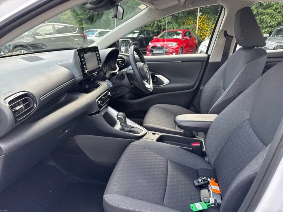 Toyota Yaris HYBRID LUNA 4DR AUTO - Image 6