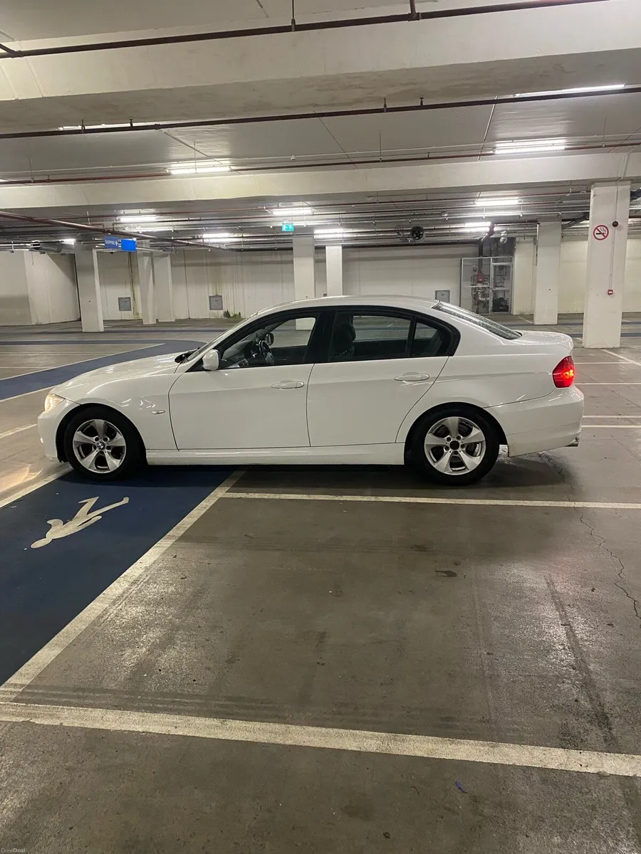 BMW e90 - Image 2