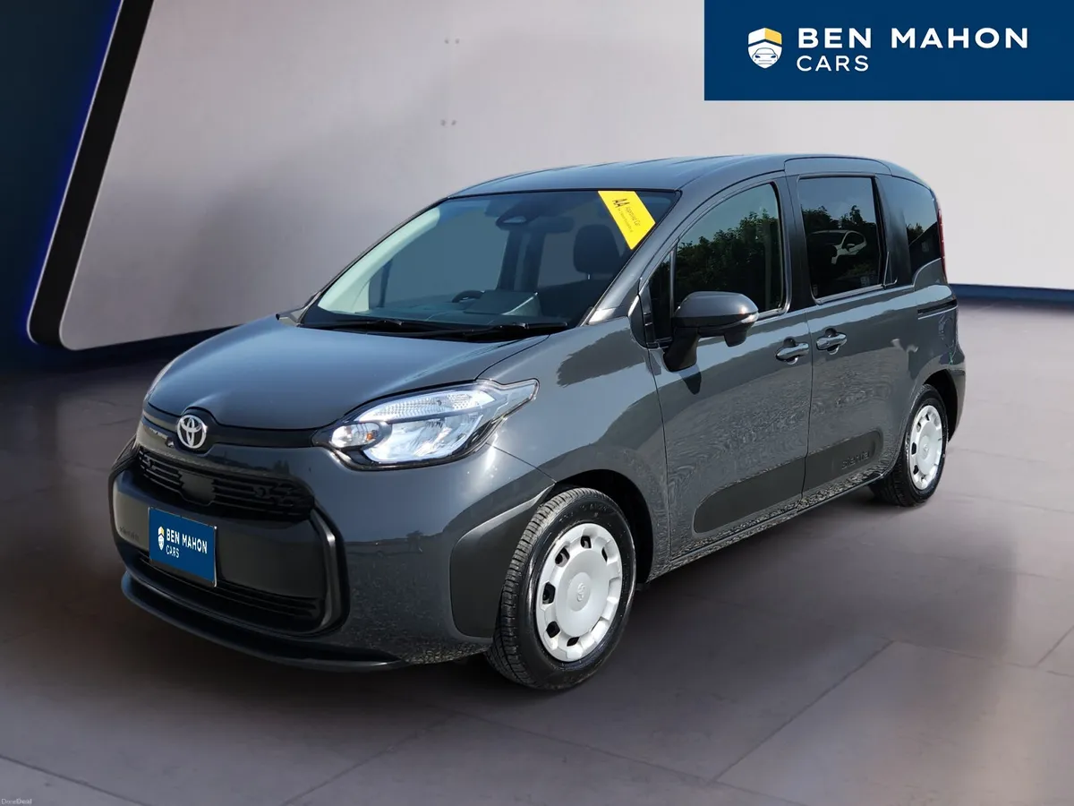 Toyota Sienta 7 Seater Automatic - Image 1