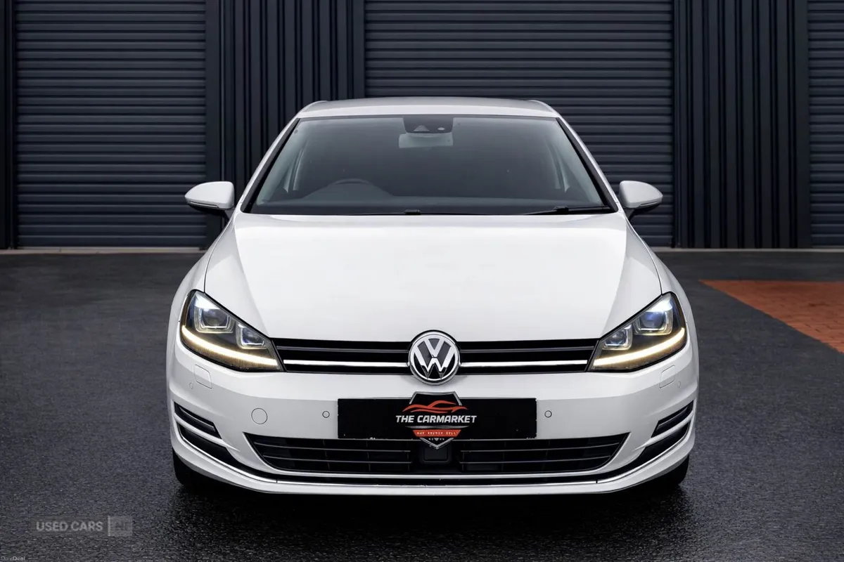 Volkswagen Golf 1.4 TSI Bluemotion Auto 5DR - Image 2