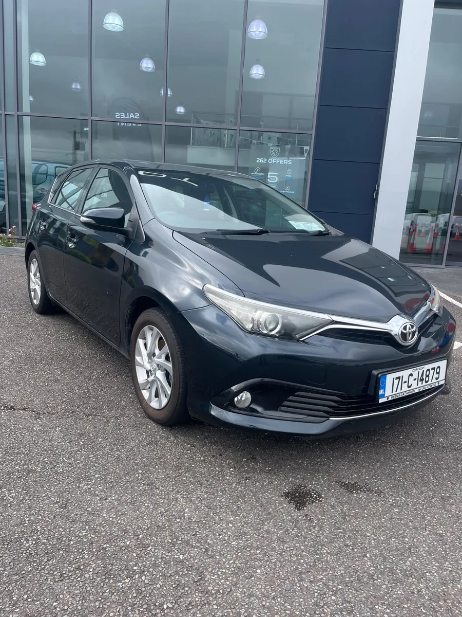 Toyota Auris 2017 - Image 1