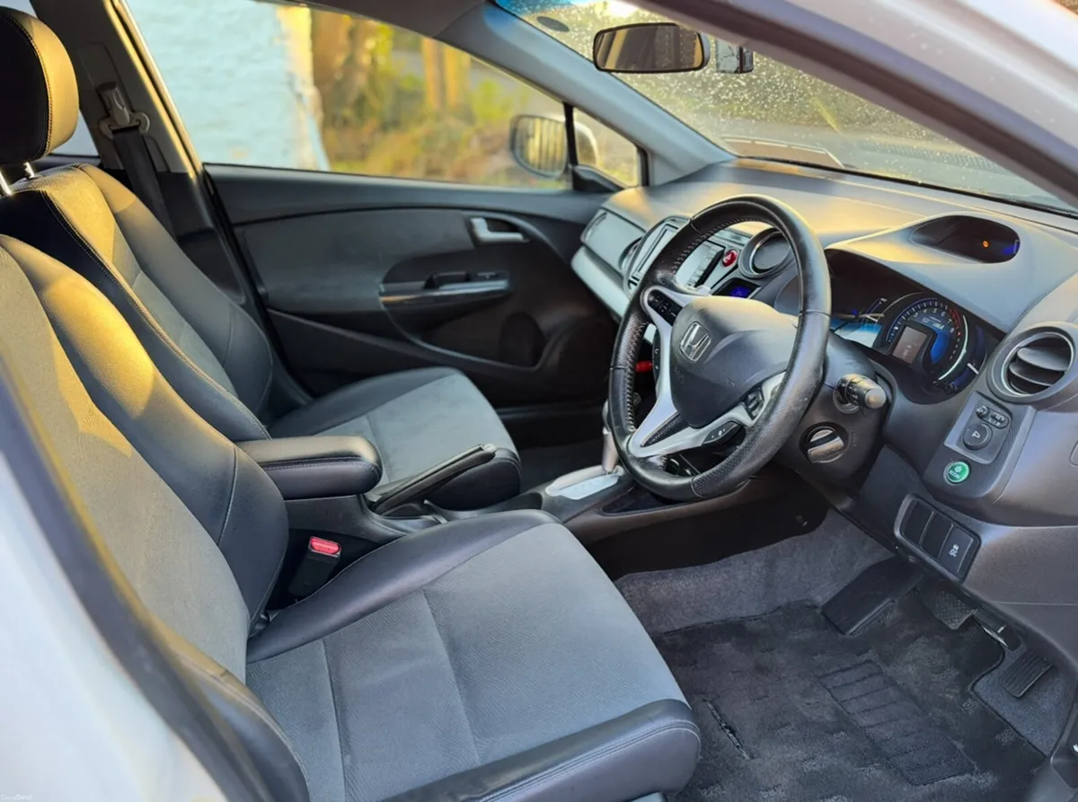 2013 HONDA INSIGHT. 79 KMs ONLY. AUTO 1.5L NEW NCT - Image 6