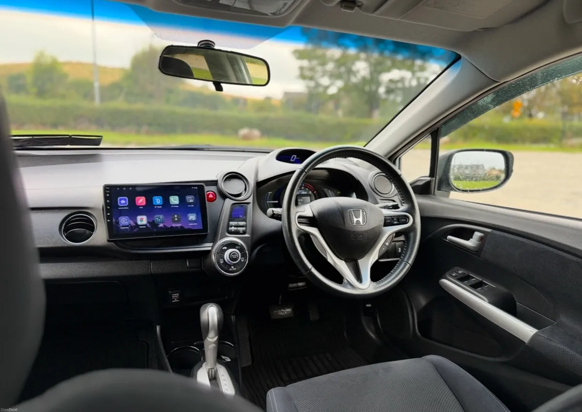 2013 HONDA INSIGHT. 79 KMs ONLY. AUTO 1.5L NEW NCT - Image 4