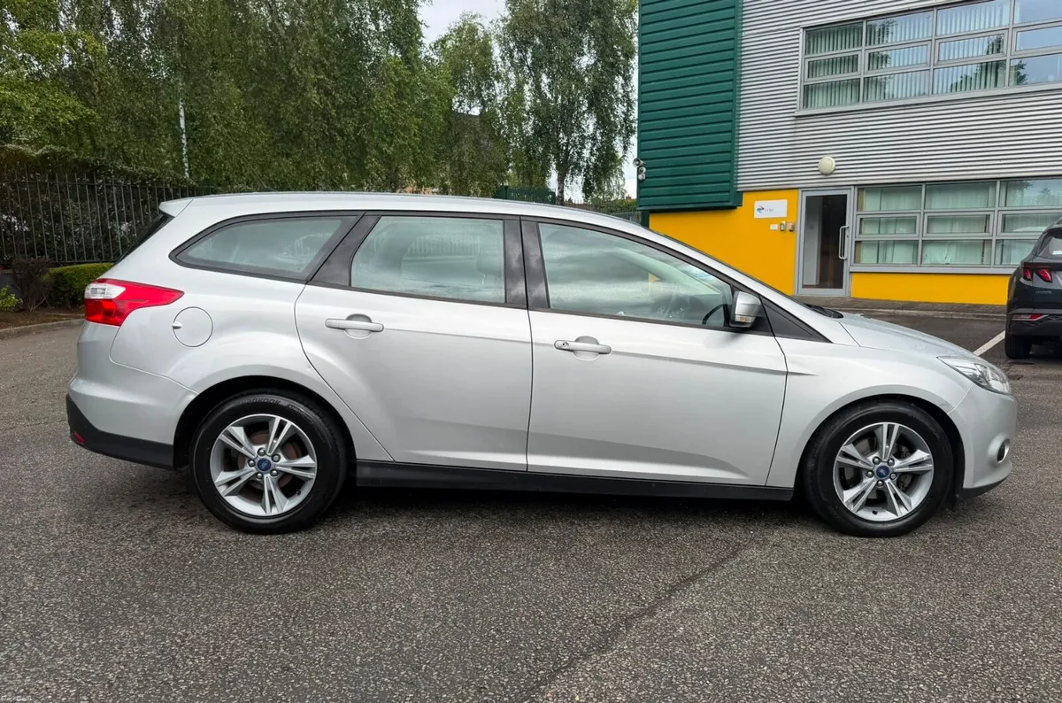 Ford Focus 1.6 TDCI Zetec Estate - Image 5