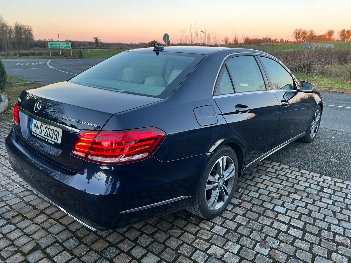 Mercedes Benz E Class Hybrid Diesel - Image 3