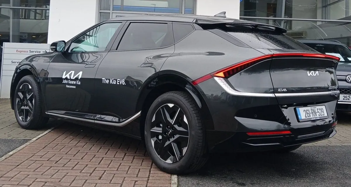 Kia EV6 Earth **84 kWh, 229 HP, FULLY ELECTRIC** - Image 4