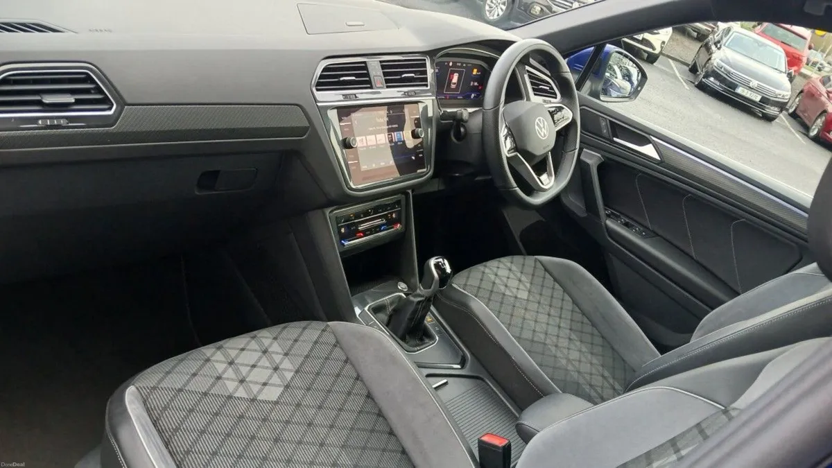 Volkswagen Tiguan R-Line 2.0 TDI 150HP**REAR VIEW - Image 5