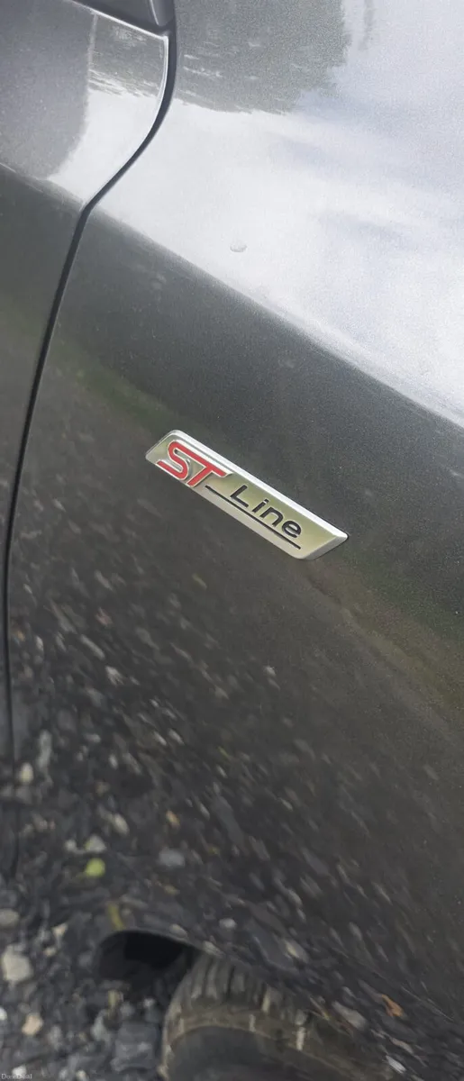 Ford Focus 2021 - Image 2