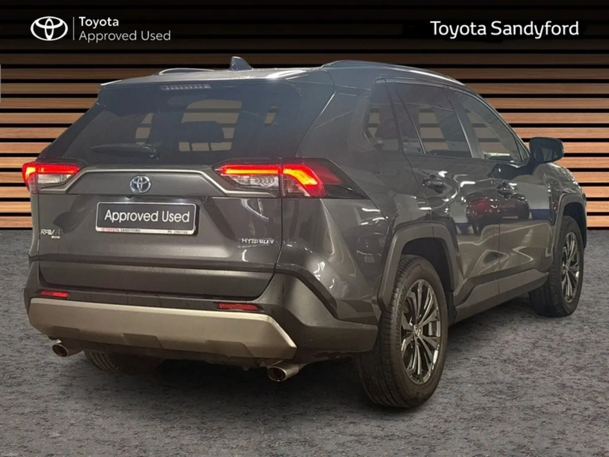 Toyota RAV4 HYBRID SOL // LEATHER HEATED SEATS // - Image 2