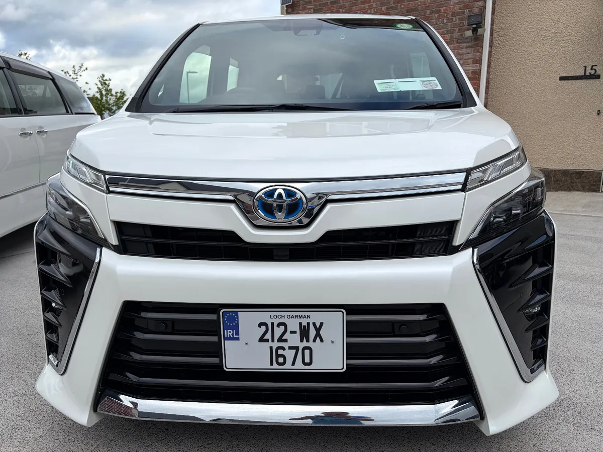 2021 212 Toyota Voxy 7 SEATER FULL TAXI READY - Image 3