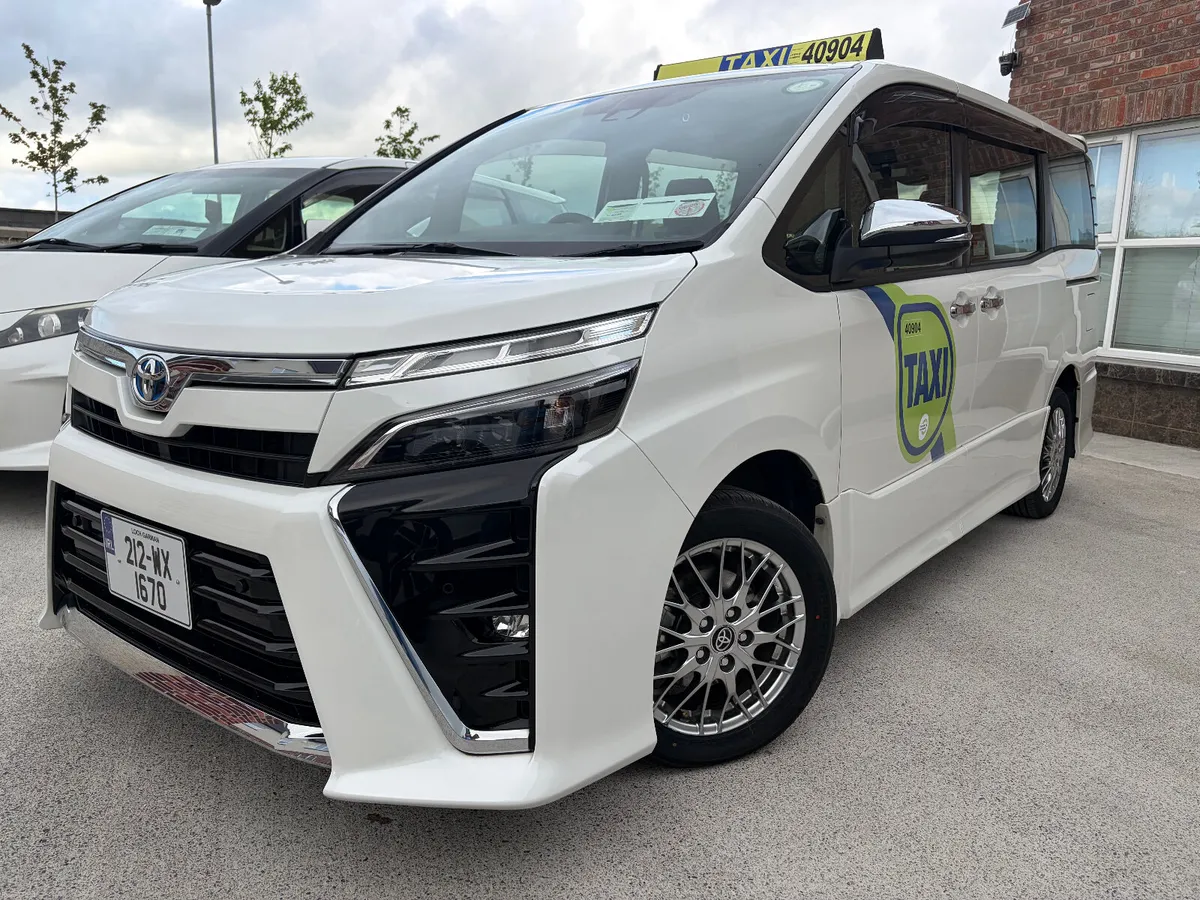 2021 212 Toyota Voxy 7 SEATER FULL TAXI READY - Image 2