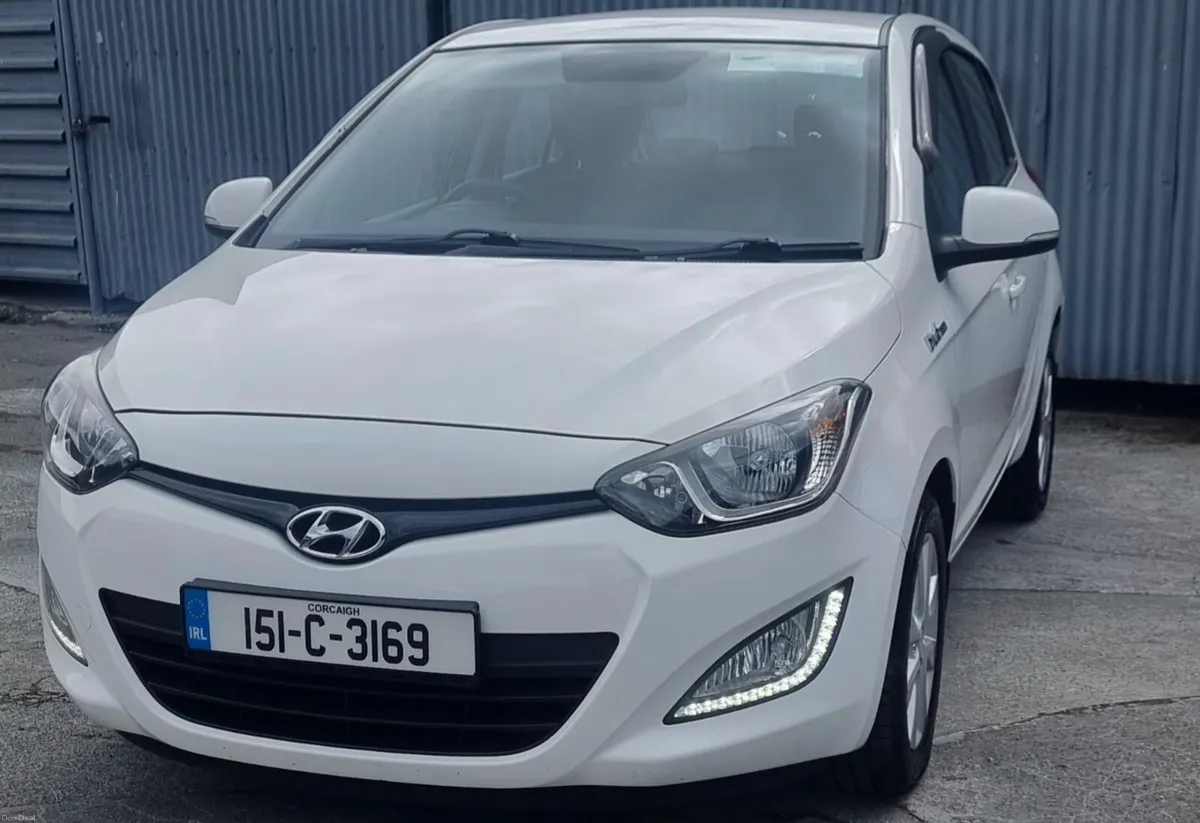 Hyundai i20 Premium 2015 ( NCT + TAX ) - Image 2