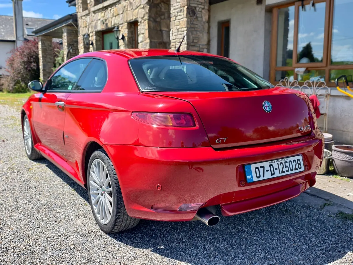Alfa Romeo GT 2007 - Image 2