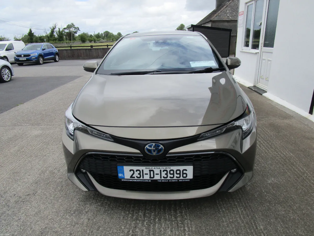 Toyota Corolla 2023 - Image 2