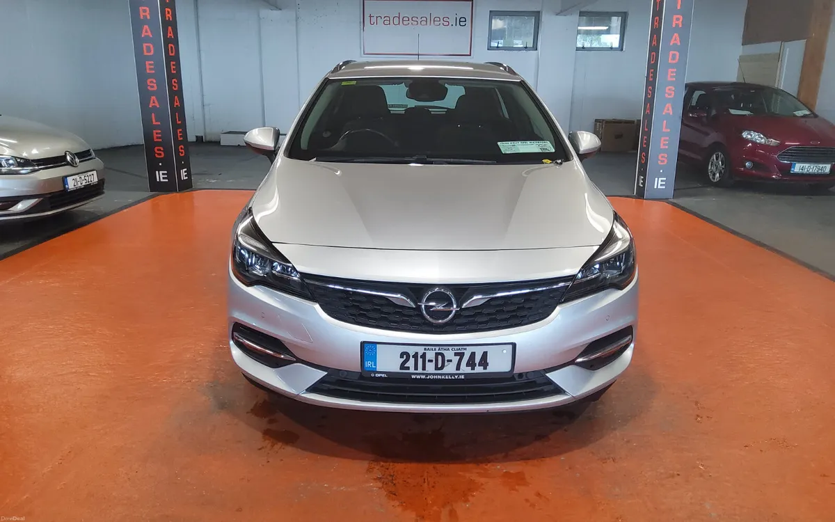 Opel Astra 2021 - Image 3