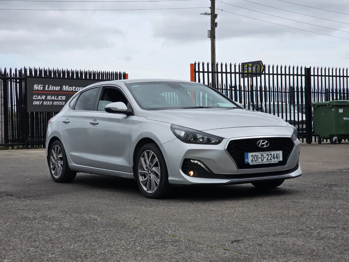 Hyundai i30 FastBack 1.6  Diesel - Image 1