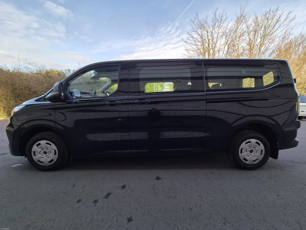 FORD TRANSIT CUSTOM KOMBI / 2026 / 9 SEATER / WAV! - Image 6