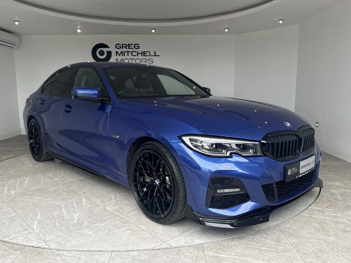 BMW 3-Series 2022 - Image 1