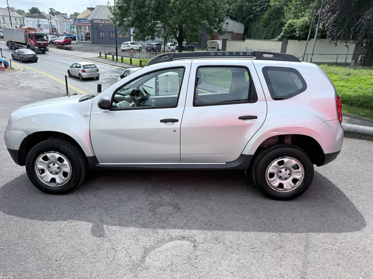 Dacia Duster 1.6 Petrol Low Miles New NCT - Image 5