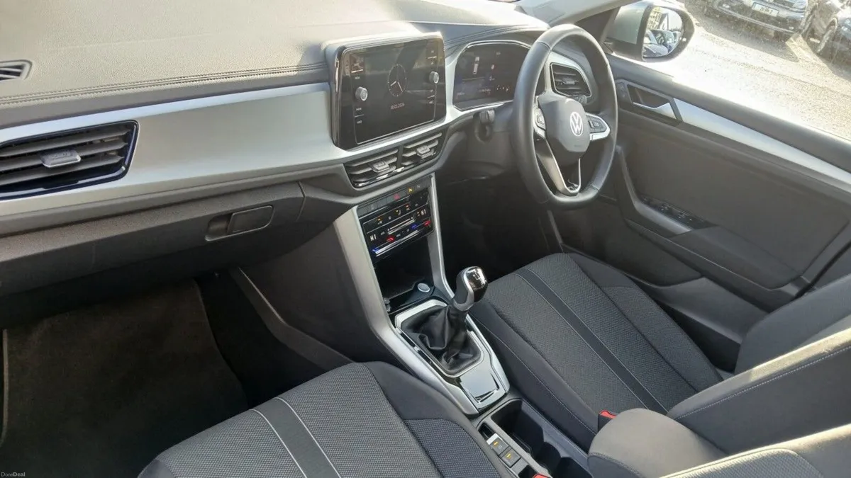 Volkswagen T-Roc EDITION 75 2.0TDI M6F 116HP **REA - Image 5